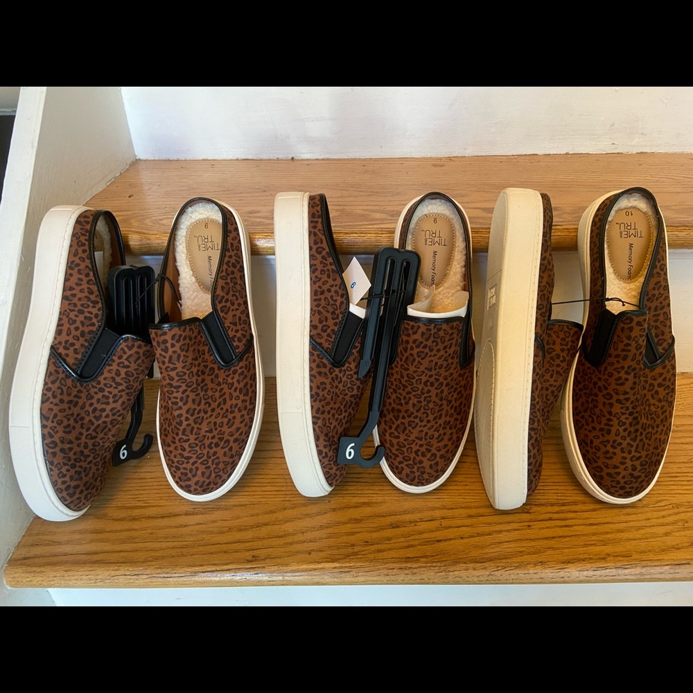 Time and tru leopard print mule shoes size 9 left
